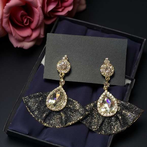 Nino&Fibi Jewelry - Ebony 💜 Nino&Fibi 💜 Collection Austrian Crystal Teardrop Petals Earrings
